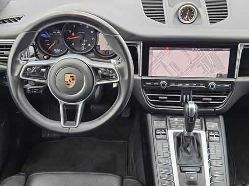 Certified 2021 Porsche Macan AWD/4WD image 25