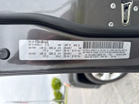 Used 2018 Jeep Compass Latitude AWD/4WD image 18