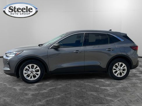 Used 2023 Ford Escape Active image 2