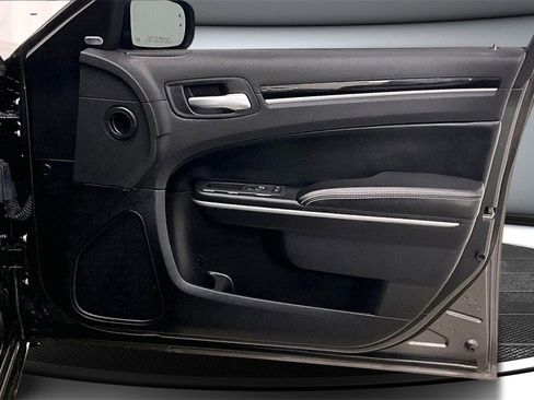 Used 2021 Chrysler 300 S image 28