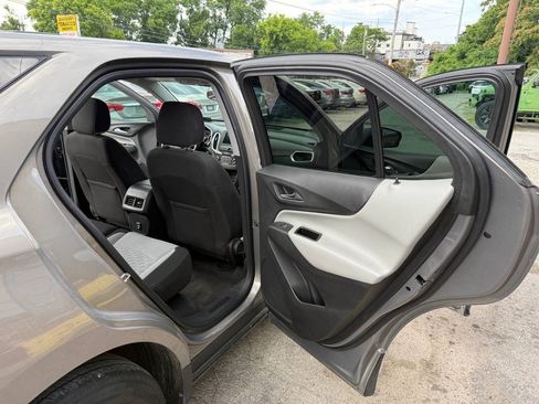 Used 2019 Chevrolet Equinox LT FWD image 15