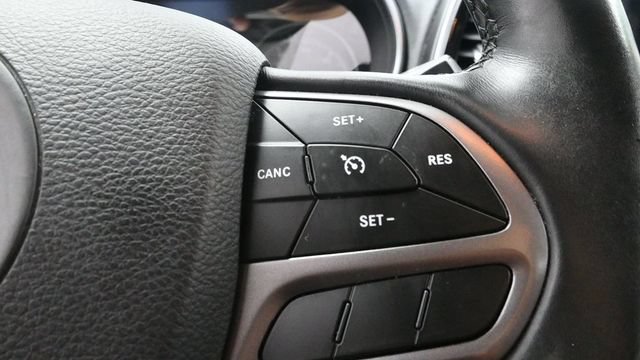 Used 2019 Jeep Cherokee Limited AWD/4WD image 20