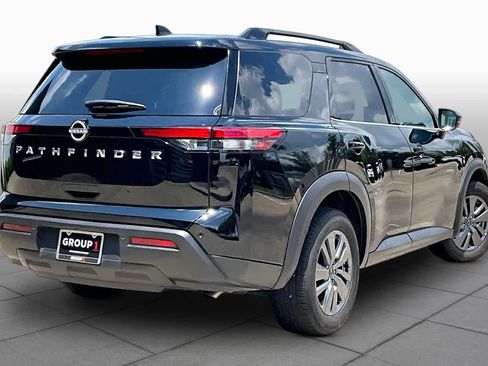 Used 2025 Nissan Pathfinder SV FWD image 12