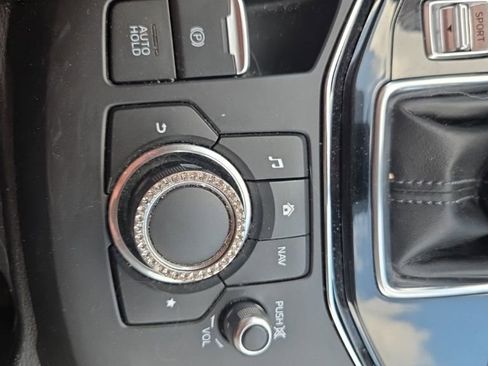 Used 2017 MAZDA CX-5 Touring image 11