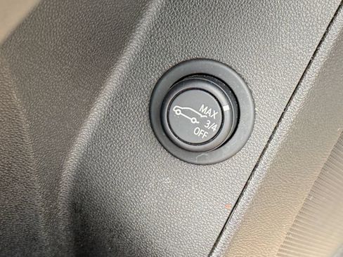 Used 2024 Chevrolet Equinox LT FWD image 41