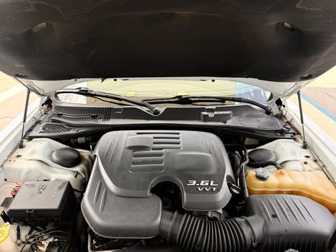 Used 2016 Dodge Challenger SXT Plus RWD image 26