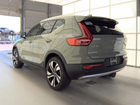 Used 2023 Volvo XC40 B5 Ultimate w/ Protection Package Premier AWD/4WD image 5
