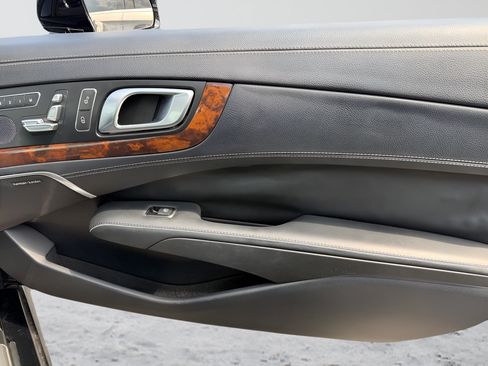 Used 2014 Mercedes-Benz SL 550 image 34