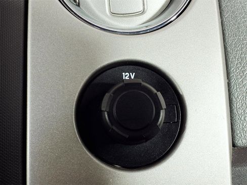 Used 2011 Ford F150 XLT image 23