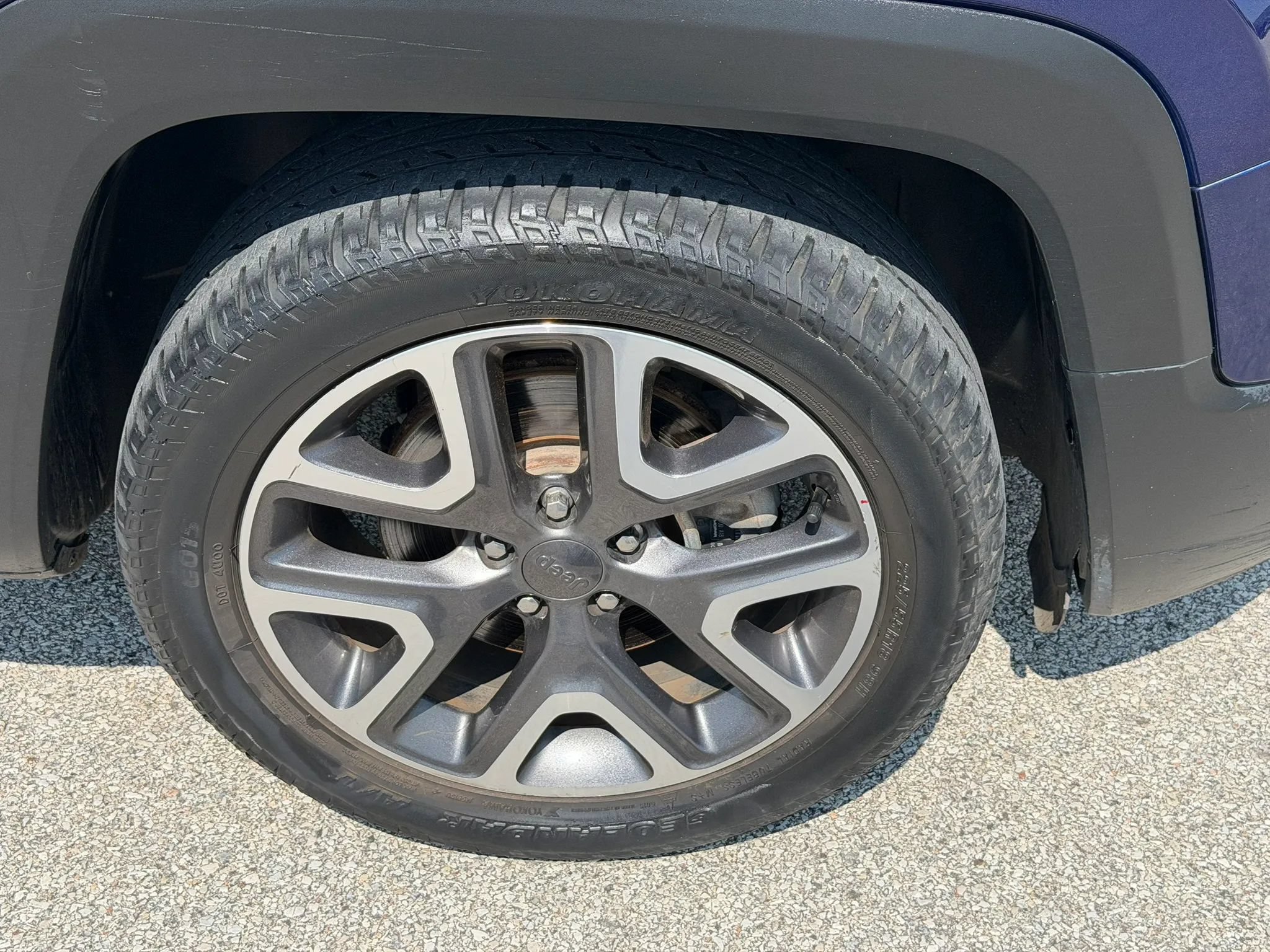 Used 2018 Jeep Renegade Latitude FWD image 12