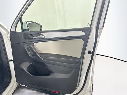 Used 2022 Volkswagen Tiguan S image 30