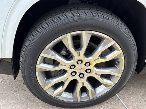 New 2026 GMC Acadia Denali w/ Super Cruise Package image 14