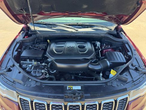 Used 2017 Jeep Grand Cherokee Limited AWD/4WD image 24