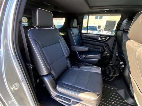 Used 2023 GMC Yukon XL SLT image 27