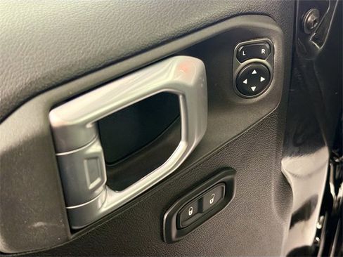 Used 2023 Jeep Wrangler Unlimited Rubicon w/ Cold Weather Group image 18