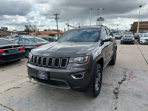 Used 2018 Jeep Grand Cherokee Limited w/ Trailer Tow Group IV AWD/4WD image 3