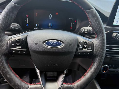 Used 2025 Ford Escape ST-Line Select AWD/4WD image 8