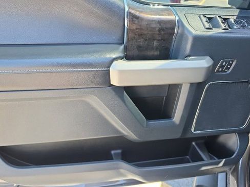 Used 2022 Ford F250 Lariat w/ Lariat Ultimate Package AWD/4WD image 14