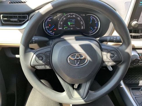 Used 2025 Toyota RAV4 LE AWD/4WD image 19