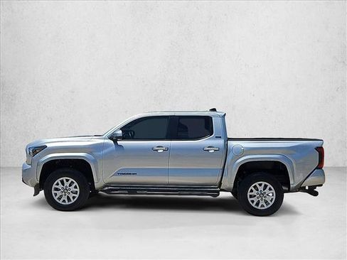 Used 2025 Toyota Tacoma SR5 AWD/4WD image 9