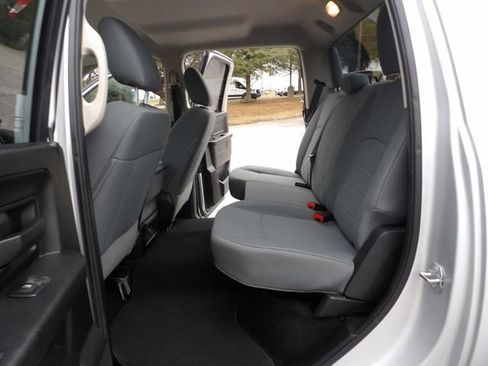 Used 2017 RAM 1500 Express image 35