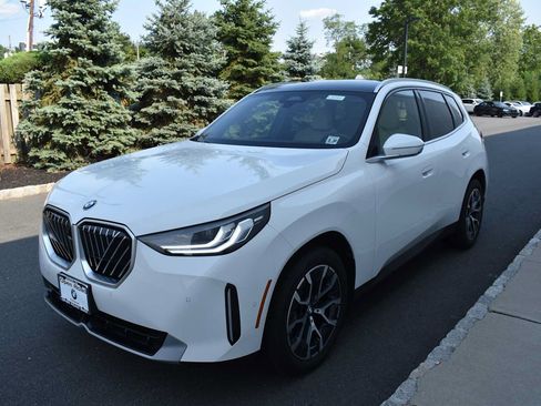 Used 2026 BMW X3 xDrive30i w/ Premium Package AWD/4WD image 3