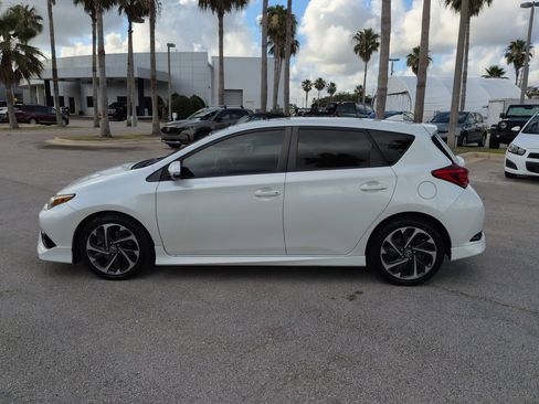 Used 2018 Toyota Corolla iM FWD image 7