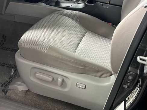 Used 2006 Toyota 4Runner SR5 AWD/4WD image 14