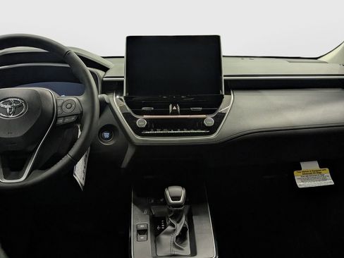 Used 2026 Toyota Corolla Cross XLE w/ Black Badges Package (TMS) image 12