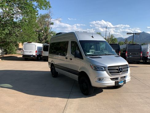 Used 2021 Mercedes-Benz Sprinter 2500 image 7