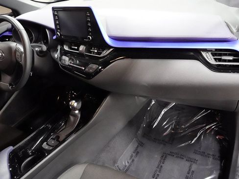 Used 2021 Toyota C-HR XLE FWD image 24