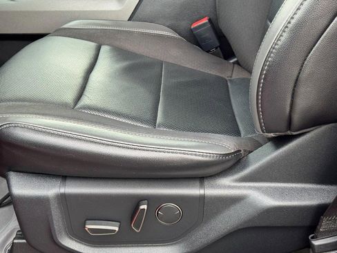 Used 2020 Ford F150 Raptor w/ Equipment Group 802A Luxury image 26