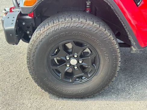 Certified 2020 Jeep Gladiator Rubicon AWD/4WD image 10