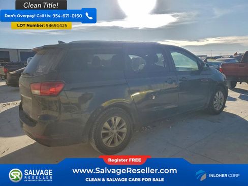 Used 2015 Kia Sedona LX image 4