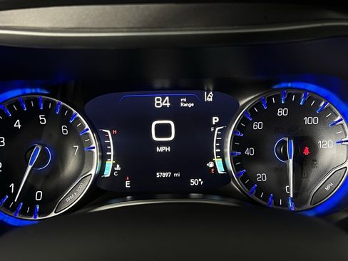 Used 2024 Chrysler Pacifica Touring-L image 15