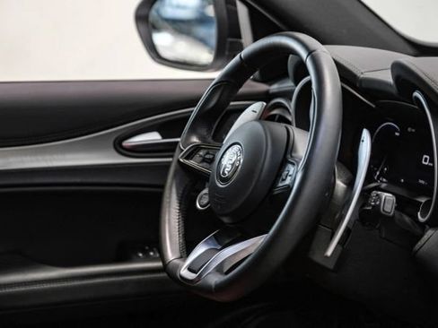 Used 2024 Alfa Romeo Stelvio Veloce AWD/4WD image 22
