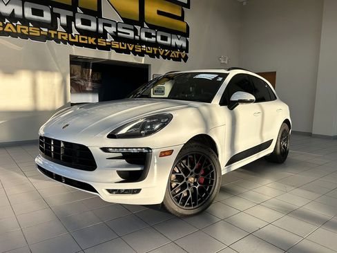 Used 2017 Porsche Macan GTS image 1