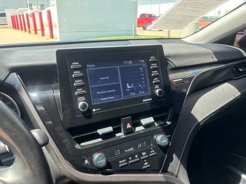 Used 2022 Toyota Camry SE w/ Carpet Mat Package (TMS) FWD image 17