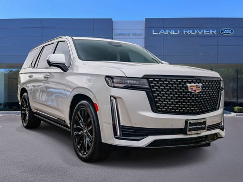 Used 2022 Cadillac Escalade Premium Luxury w/ Performance Package AWD/4WD image 3