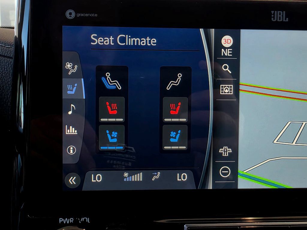 Used 2021 Toyota Highlander Platinum AWD/4WD image 52