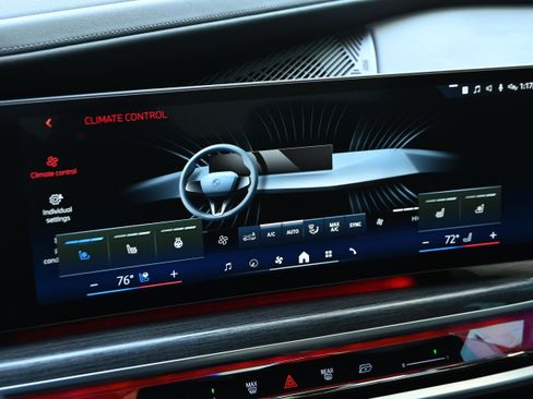 Certified 2024 BMW i7 eDrive50 image 18