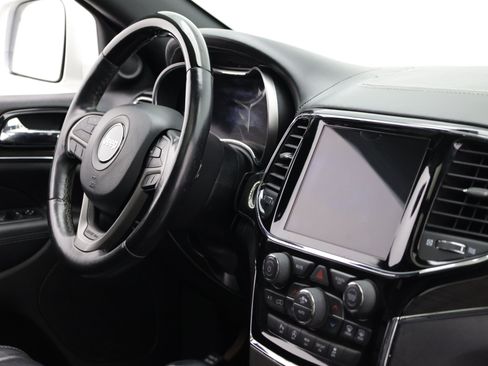 Used 2020 Jeep Grand Cherokee Overland RWD image 39