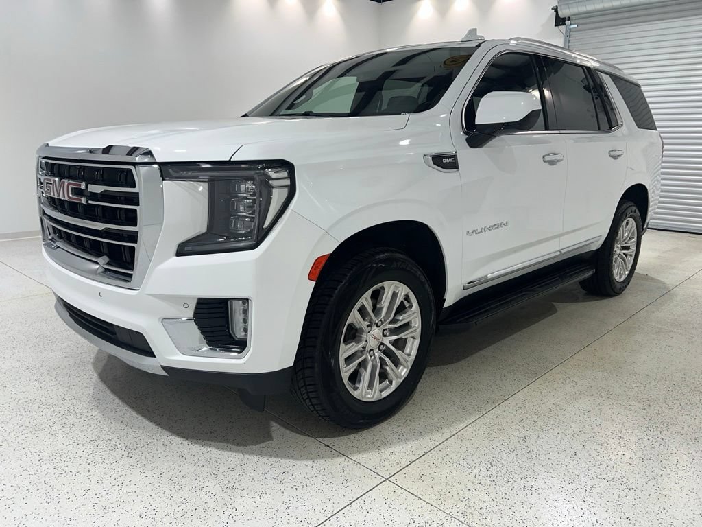 Used 2024 GMC Yukon SLT RWD image 1