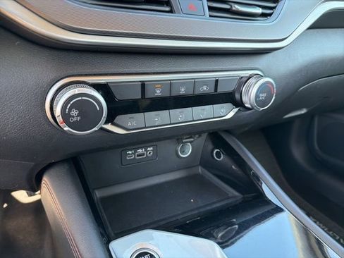 Used 2024 Nissan Altima 2.5 SR image 17