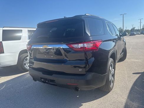Used 2019 Chevrolet Traverse LT w/ LT Premium Package FWD image 4