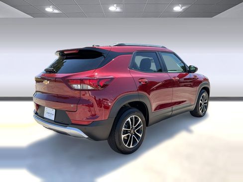 Used 2024 Chevrolet TrailBlazer LT w/ Driver Confidence Package FWD image 9