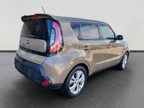 Used 2015 Kia Soul + image 5