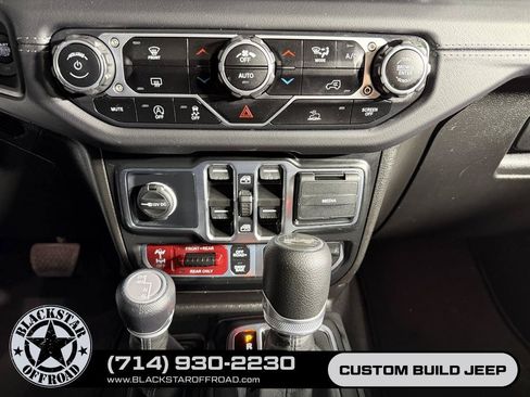 Used 2025 Jeep Wrangler Unlimited Rubicon AWD/4WD image 22