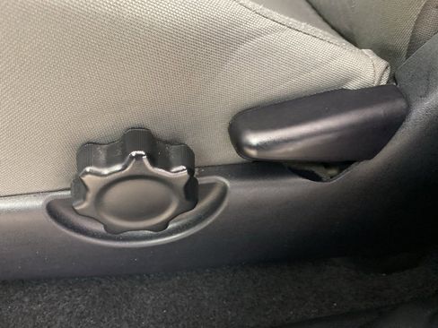 Used 2022 Toyota Tacoma SR image 15