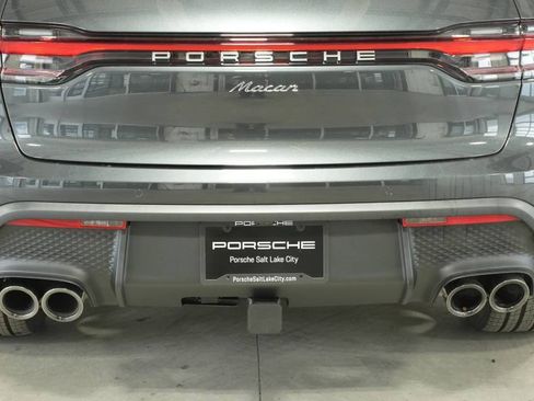New 2026 Porsche Macan image 40